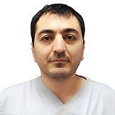 Врач Кириакис Демис Ревазович